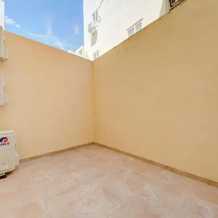 2 Bedroom Maisonette In The Heart Of Apartment Gudja