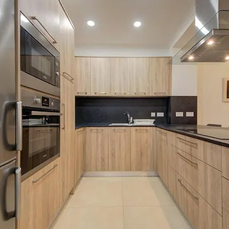 2 Bedroom Maisonette In The Heart Of Apartment Gudja