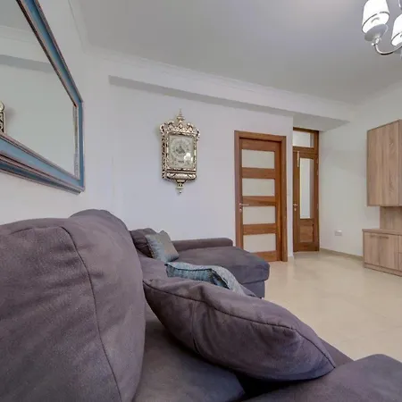 2 Bedroom Maisonette In The Heart Of Διαμέρισμα *