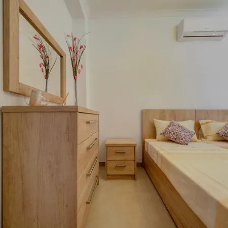 2 Bedroom Maisonette In The Heart Of Διαμέρισμα Gudja
