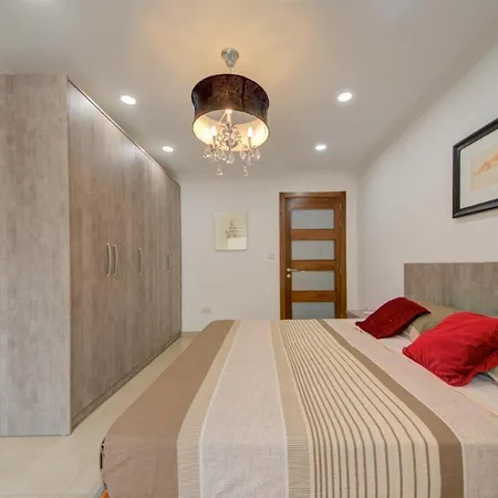 Διαμέρισμα 2 Bedroom Maisonette In The Heart Of